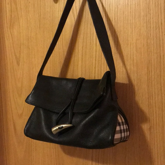 Burberry Handbags - Burberry Handbag authentic leather